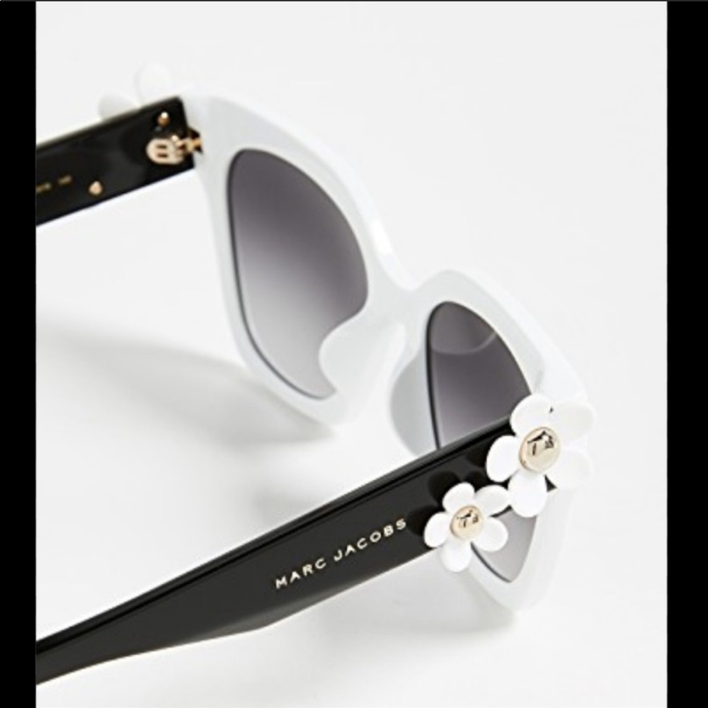 Daisy Marc Jacobs Sunglasses